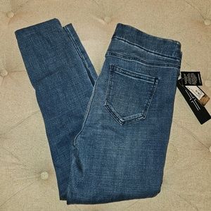 NWT Womens Liverpool Jeans.